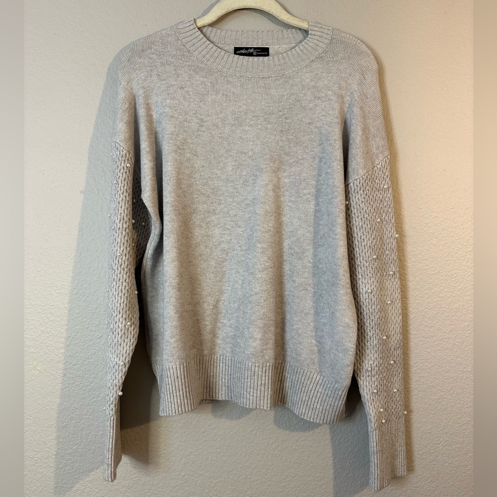 Vici Light Gray Crew Neck Sweater
